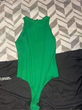 Amazon Essentials Green Sleeveless Bodysuit